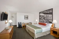 Super 8 by Wyndham Salina/Scenic Hills Area - 2-Star