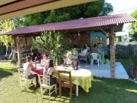 Pension Te Miti : hebergement touristique sur Tahiti - cote Ouest - à 200m de la plage - B&B : chambres & dortoir - 2 étoiles