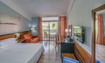 Occidental Arenas Blancas - Housity