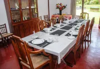 Ancoombra Tea Estate Bungalow Hotels in Galagedara
