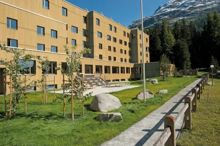 St. Moritz Youth Hostel Отели в г. Санкт-Мориц