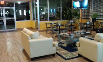USA Inn Junction City Near Fort Riley - Housity