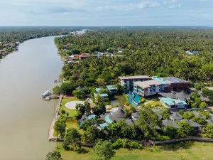 Na Tree Tara Riverside Resort Amphawa Damnoensaduak