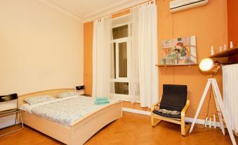 Luxkv Apartment on Gnezdnikovskiy