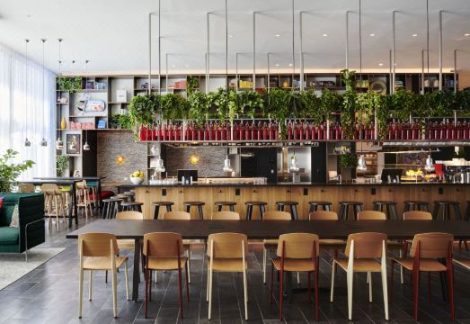 6. \'시티즌m 워..