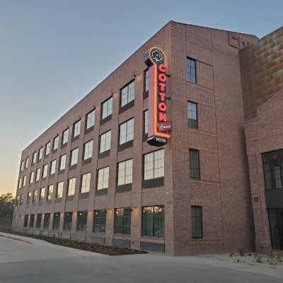 Cotton Court Hotel, by Valencia Hotel Collection Hotels near Buddy Holly Center