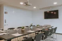 橙色套房旅行者飯店