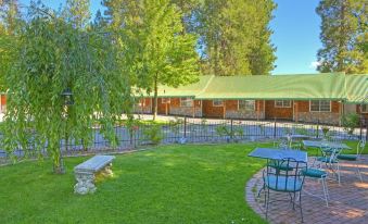 Strawberry Valley Inn