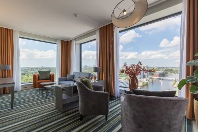 Leonardo Royal Hotel Amsterdam Hotel dekat Claes Claeszoon Hofje