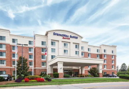 SpringHill Suites Charlotte Lake Norman/Mooresville Отели рядом с достопримечательностью «Trump National Golf Club Charlotte»