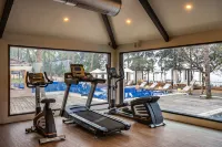 Silver Waves Resort & Spa - Daman - Gym