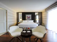 Holiday Inn NIAGARA FALLS - BY THE FALLS by IHG Hôtels à proximité de : Tour Skylon