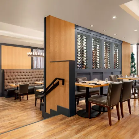 Ramada Plaza by Wyndham Niagara Falls Отели рядом с достопримечательностью «Ландис-Лейн»