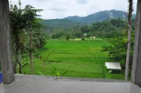 Arusliar Bukit Bambu Cottage Hotels in Cikidang