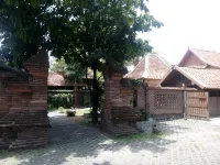 Rumah Budaya Tembi Hotel a Sewon