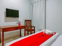 RedDoorz at Omah Candi Sari Near Airport Yia فنادق في Temon