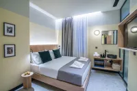 METIS URBANE LIVING SPACES - Condos