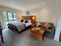 The Priest House on the River - Pet Friendly