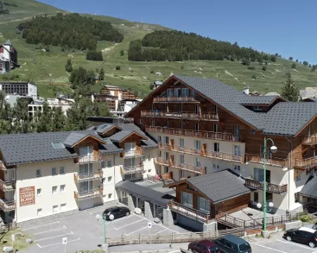 Odalys L'Ours Blanc Résidence Hotels in Venosc