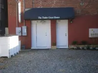 The Tinder Guest House Hotels near Calvary Pentecostal Tabernacle