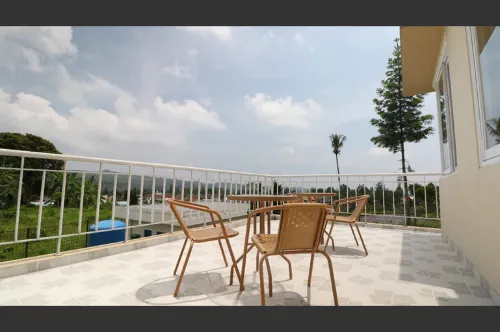 Diyar Villas Puncak H8/7 - parking