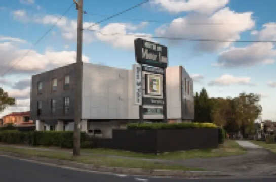 Motel 10 Hotels in Bankstown