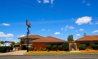 Golden Harvest Motor Inn