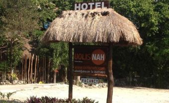 Hotel Uolis Nah
