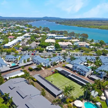 Noosa Place Resort Отели рядом с достопримечательностью «Торгово-развлекательный центр Noosa Junction»