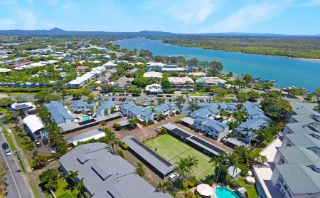 Noosa Place Resort Отели в г. Тевантин