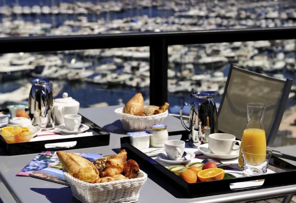 4. Hôtel Me..