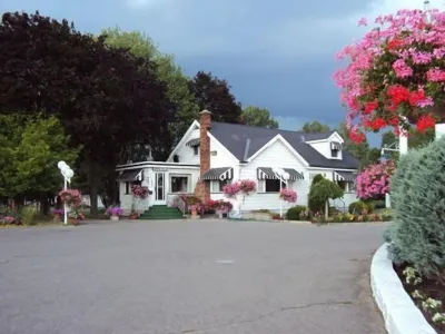 Trenton Park Motel فنادق في ترينتون