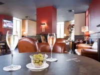 Royal Émeraude Dinard - MGallery - Quầy Bar