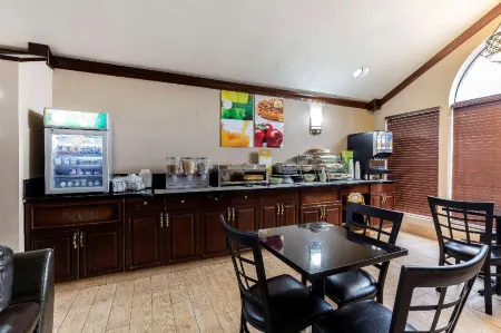 Quality Inn & Suites Columbia