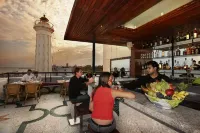 The Promenade - bar