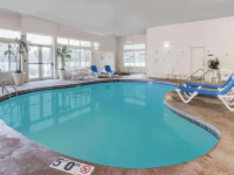 Baymont by Wyndham Waterford/Burlington WI Hotels in Racine County