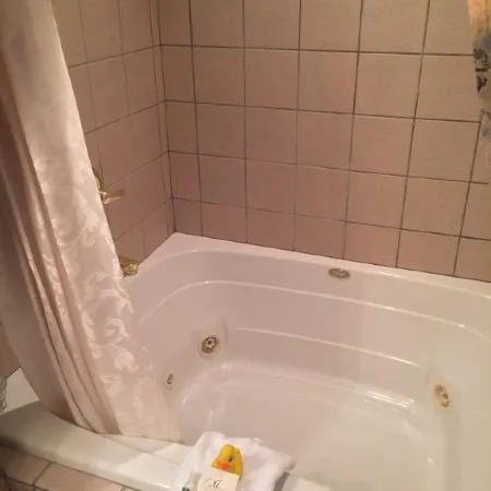 Inn at 835 Boutique Hotel