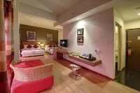 Arenaa Deluxe Boutique Hotel