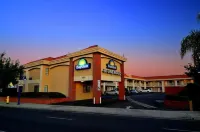 Days Inn by Wyndham Downey Hotel di Downey