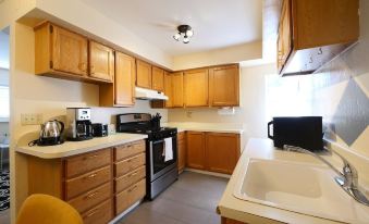 Modern, Exquisite 2-Bedroom Home in Lafayette