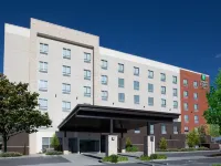 Holiday Inn Express & Suites NASHVILLE METROCENTER DOWNTOWN by IHG Hotels near Cumberland Park