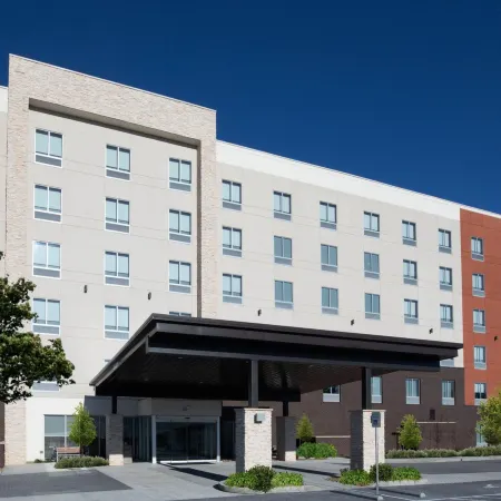 Holiday Inn Express & Suites NASHVILLE METROCENTER DOWNTOWN by IHG