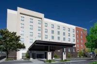 Holiday Inn Express & Suites NASHVILLE METROCENTER DOWNTOWN by IHG - Parking