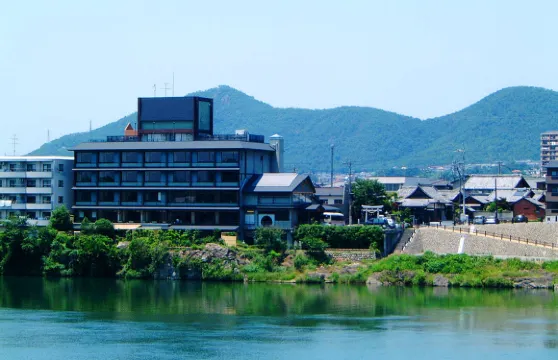 順娟哈舒卡庫米祖諾沃酒店