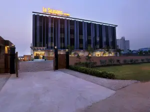 Hotel le Seasons Park