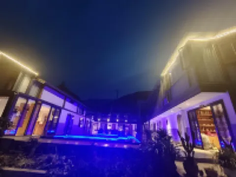 Lingzhi Home Homestay (Baoshan Baihualing Store)