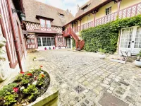 Marquise Barbot Hotels in Evry