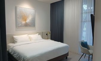 Hotel Laboratory UC Residence