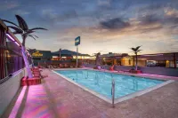 Travelodge by Wyndham Hawthorne - Motel