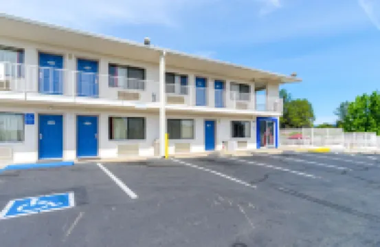 โมเทล 6 เร็ดดิ้ง แคลิฟอร์เนีย - เซ็นทรัล